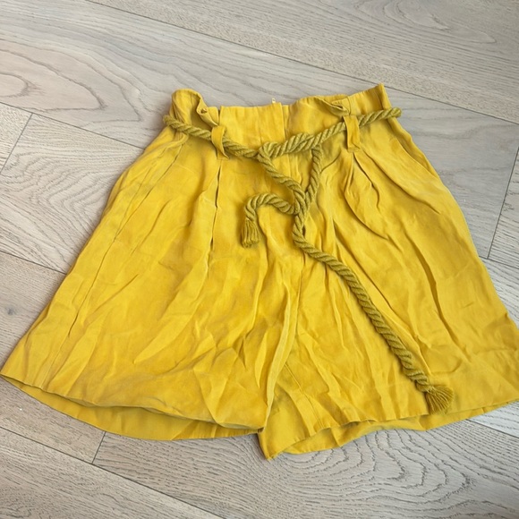 Mango Shorts - Picture 1 of 7